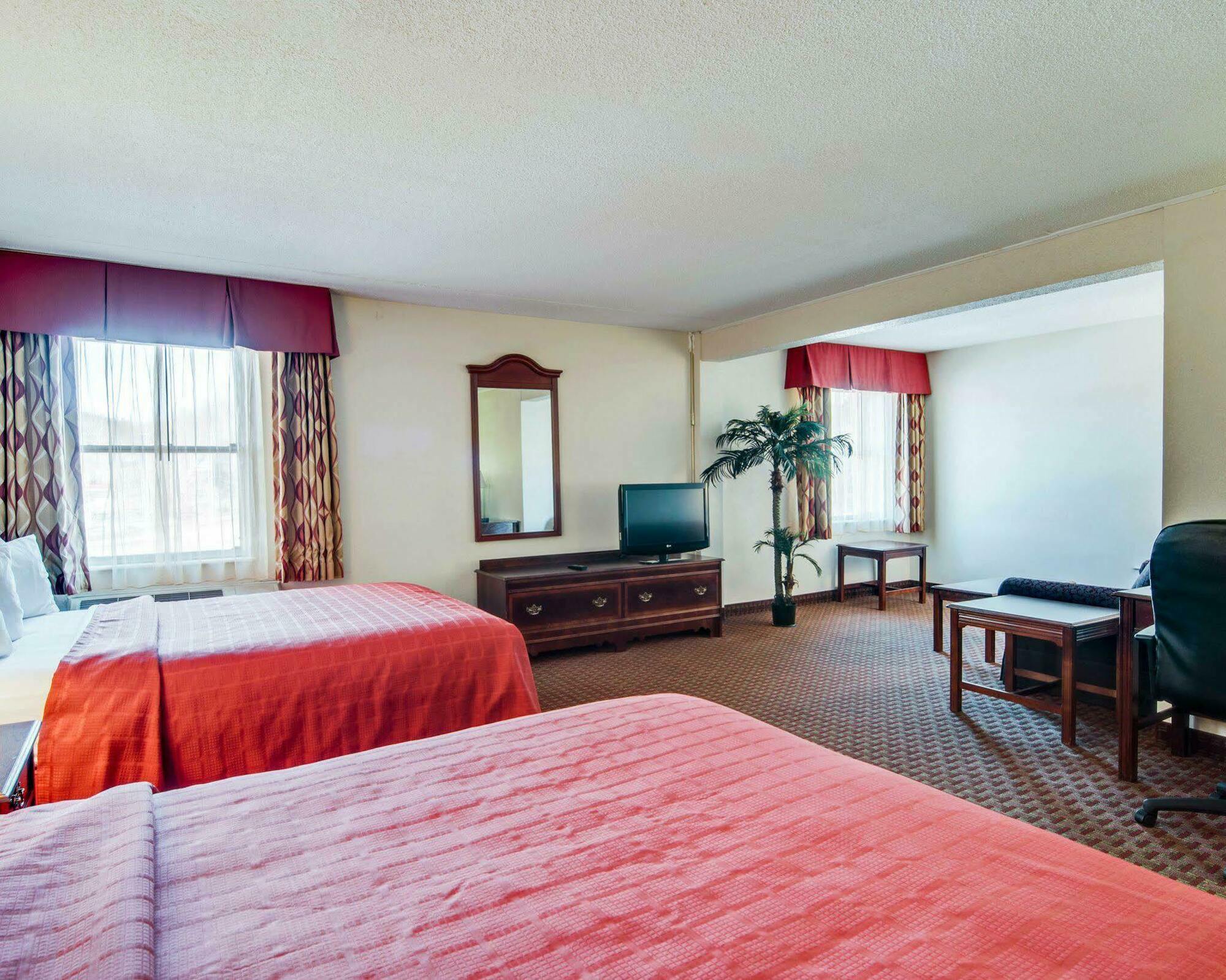 Quality Inn & Suites Lexington Near I-64 And I-81 Timber Ridge Kültér fotó